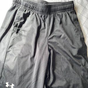youth under armour short for kid YXL